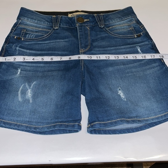 Democracy Ab Solution Mid Rise Bermuda Shorts Size 4 - Picture 5 of 16